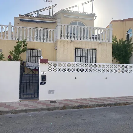 فيلة Detached Extended Lola La Mariña